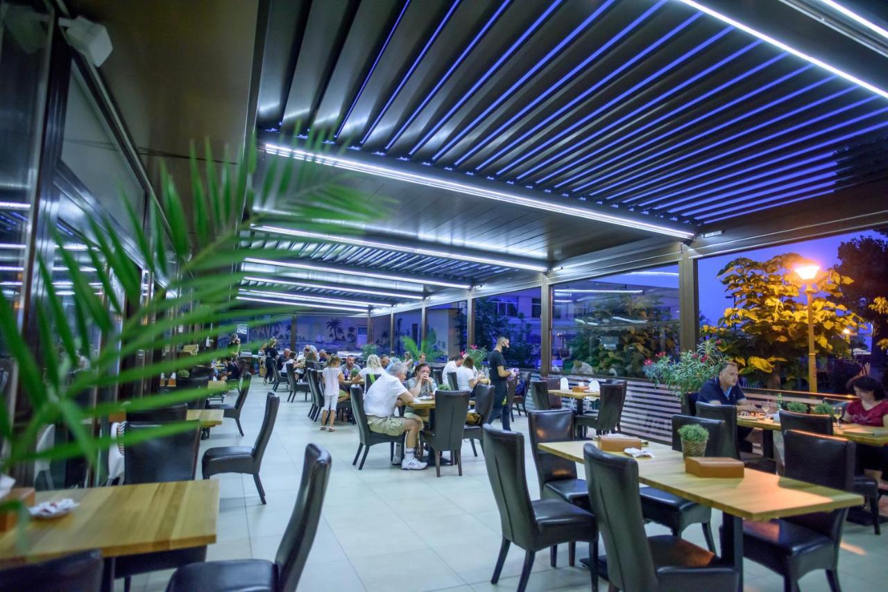 Hotel Tomis Mamaia Luaran gambar